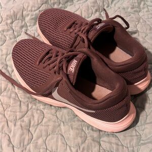 Nike Women's Running Shoes in medium grey with aqua Nike swoosh